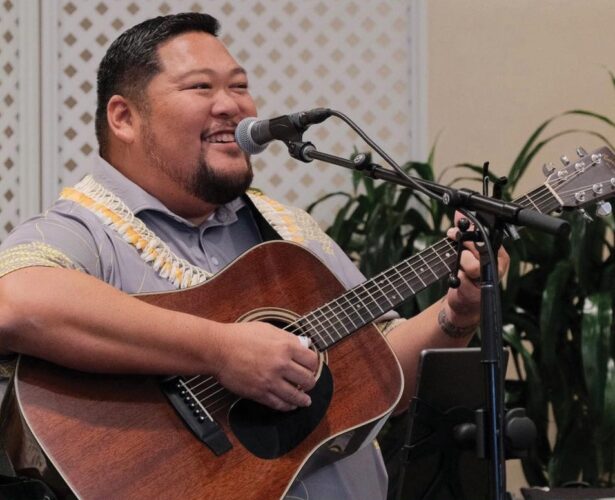 Mark Yamanaka performs a free show at The Shops of Wailea